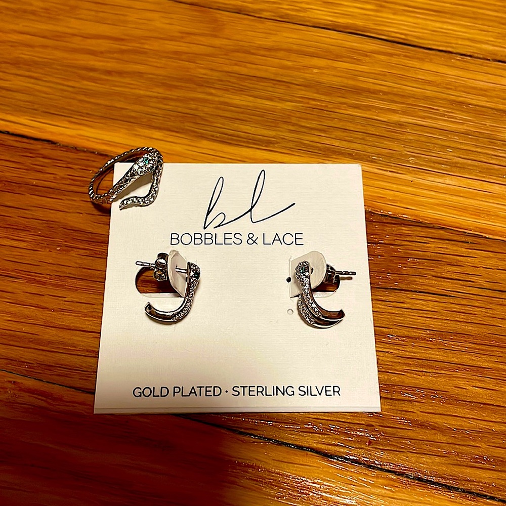 Set of Sterling Silver Ring 6 and Earrings
